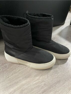 J Slides Black Winter Pull-On Boots with Cream Sole